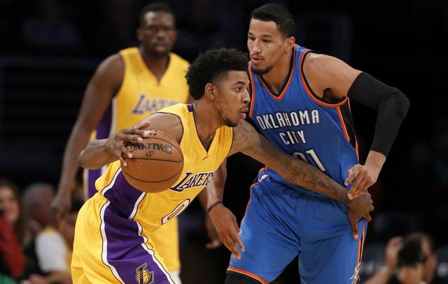 里尔年轻中场布阿迪被多家豪门关注，转会呼声高，期待其未来成为新星。（里尔小将布阿迪获多豪门青睐，转会热度高涨，未来新星可期）