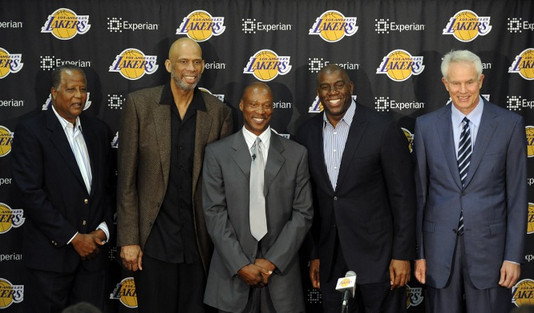 记者：莱万有一种几乎疯狂的求胜欲，他与哈维成了更衣室对手（记者：莱万胜欲近乎疯狂，与哈维在更衣室已成对立面）