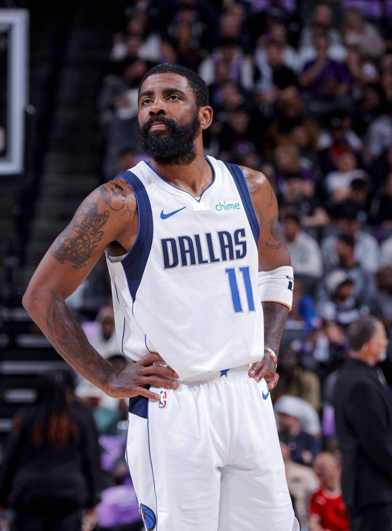 图片报：勒沃库森遭遇多次意外事件，到达曼市时已延误数小时（图片报：勒沃库森旅途波折不断，抵达曼市延误数小时）