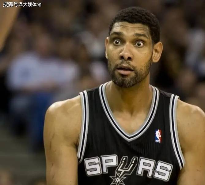 第三局针对正手突破！王楚钦1-2弗朗西斯卡！国乒6-3领先德国！（第三局主攻对手正手见效，王楚钦暂1比2落后弗朗西斯卡，国乒总分6比3领先德国）