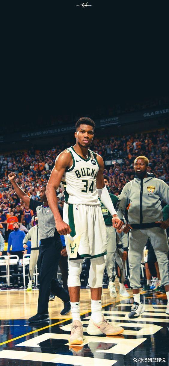 拉卡泽特回到酋长球场，观看并解说枪手对阵拜仁的比赛（拉卡泽特重返酋长球场，现场解说阿森纳对拜仁之战）